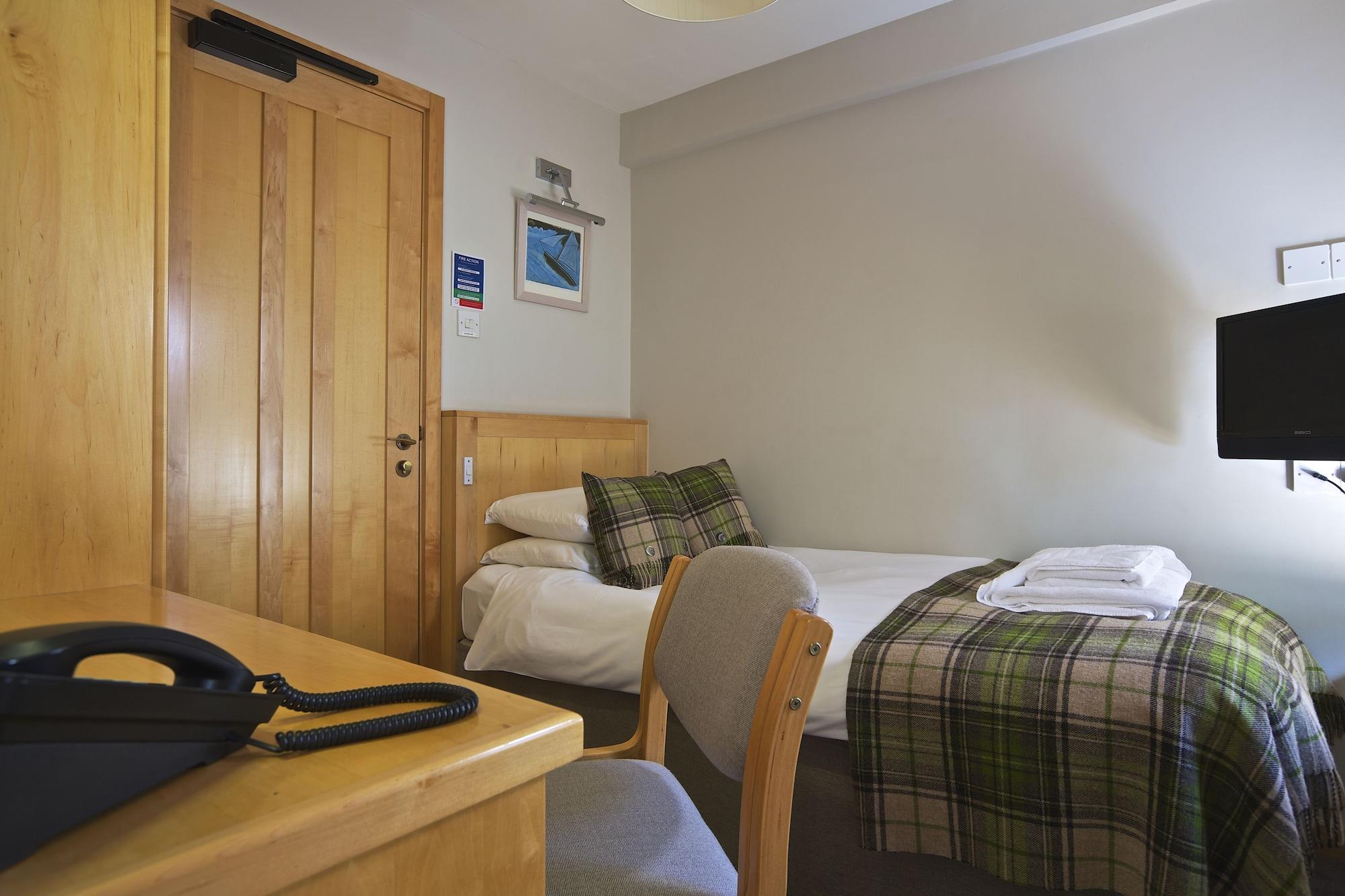 Dartington Hall 4*